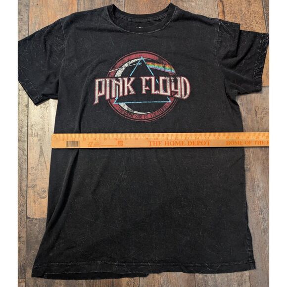 Pink Floyd Dark Side of the Moon Distressed Graphic Tee Size M (2022) - Picture 4 of 5